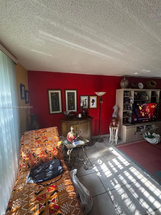 Recently Sold: $365,000 (2 beds, 1 baths, 1482 Square Feet)