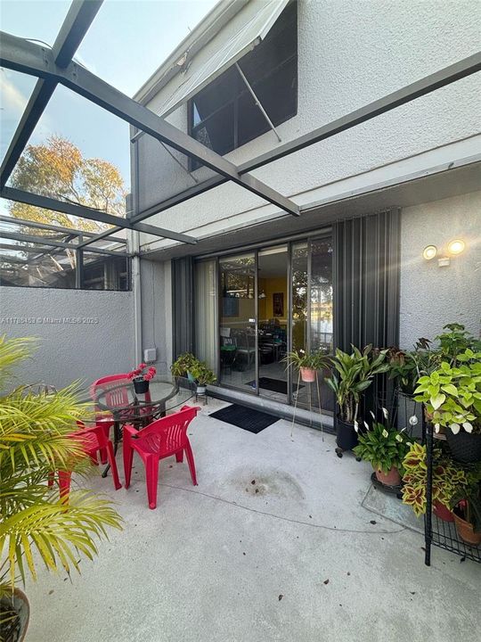 Recently Sold: $365,000 (2 beds, 1 baths, 1482 Square Feet)