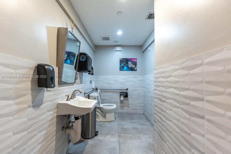 На продажу: $450,000 (0 спален, 0 ванн, 0 Квадратных фут)