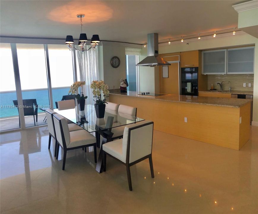 Recently Rented: $11,000 (3 beds, 3 baths, 2065 Square Feet)