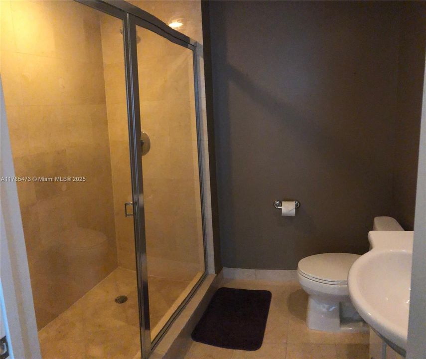 Recently Rented: $11,000 (3 beds, 3 baths, 2065 Square Feet)