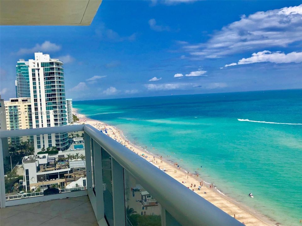 Recently Rented: $11,000 (3 beds, 3 baths, 2065 Square Feet)