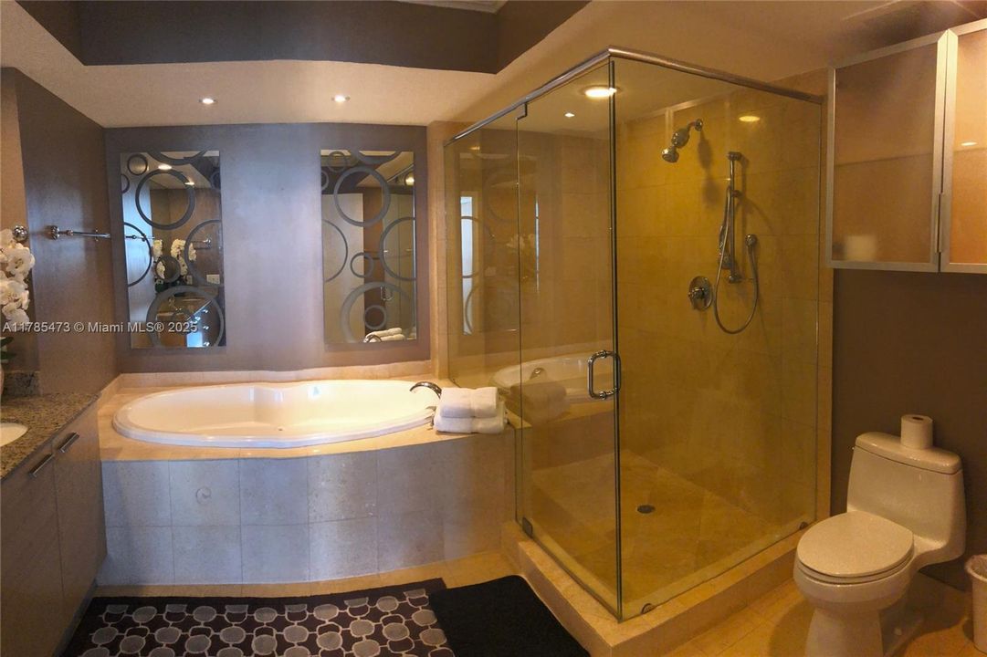 Recently Rented: $11,000 (3 beds, 3 baths, 2065 Square Feet)