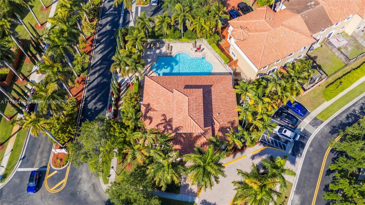 Recently Sold: $615,000 (4 beds, 3 baths, 1960 Square Feet)