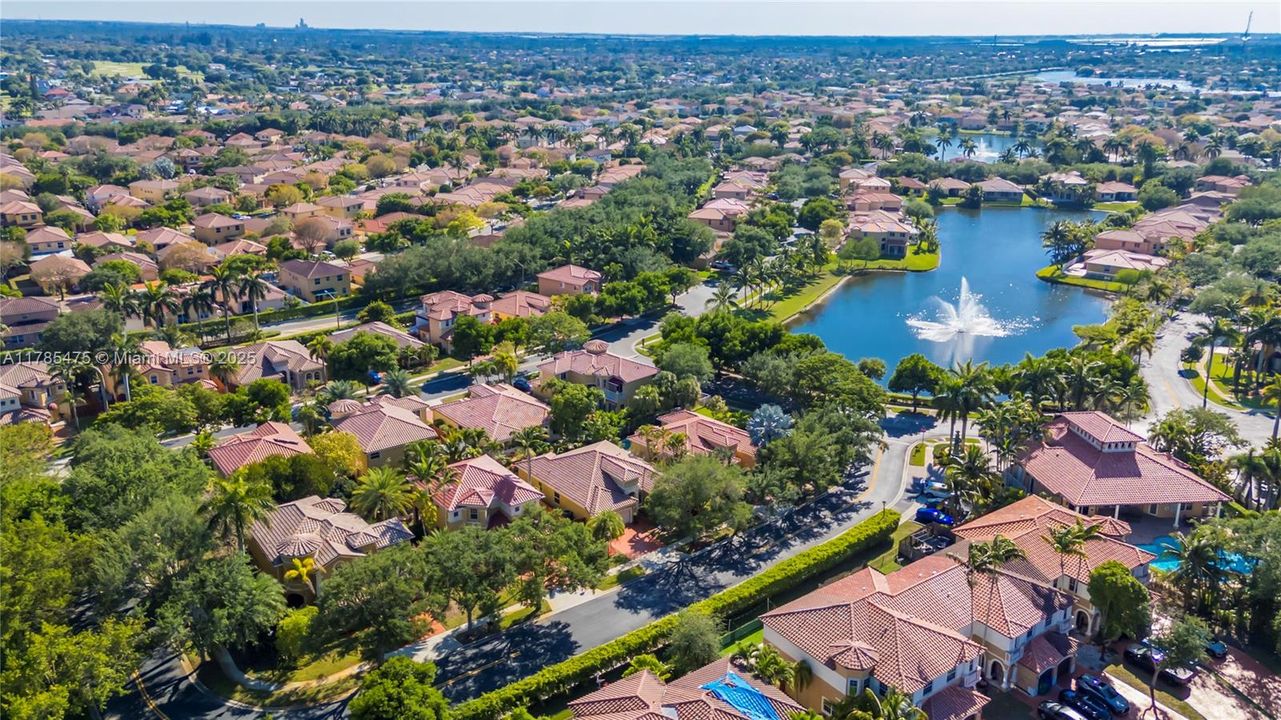 Recently Sold: $615,000 (4 beds, 3 baths, 1960 Square Feet)