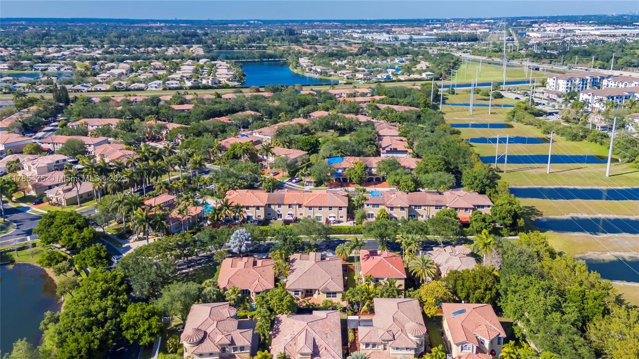 Recently Sold: $615,000 (4 beds, 3 baths, 1960 Square Feet)