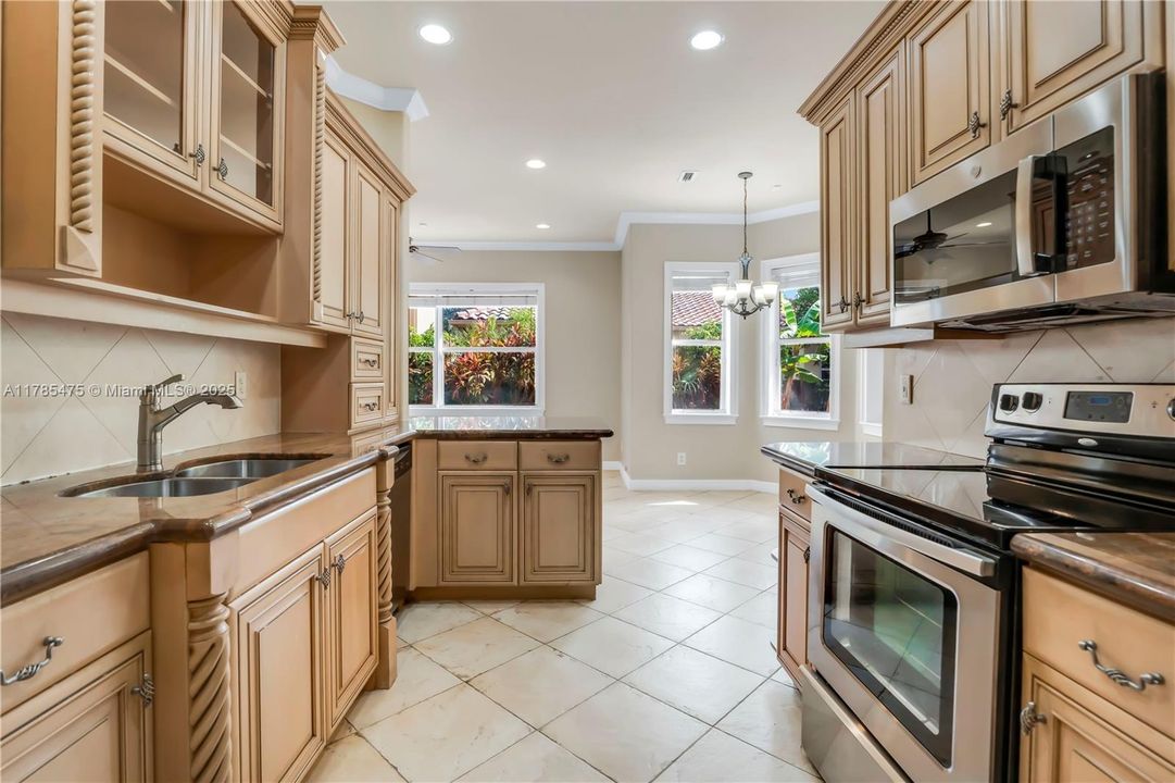 Recently Sold: $615,000 (4 beds, 3 baths, 1960 Square Feet)