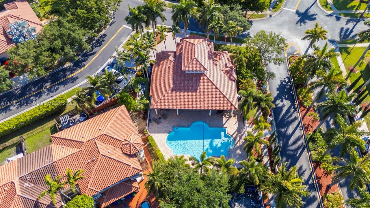 Recently Sold: $615,000 (4 beds, 3 baths, 1960 Square Feet)