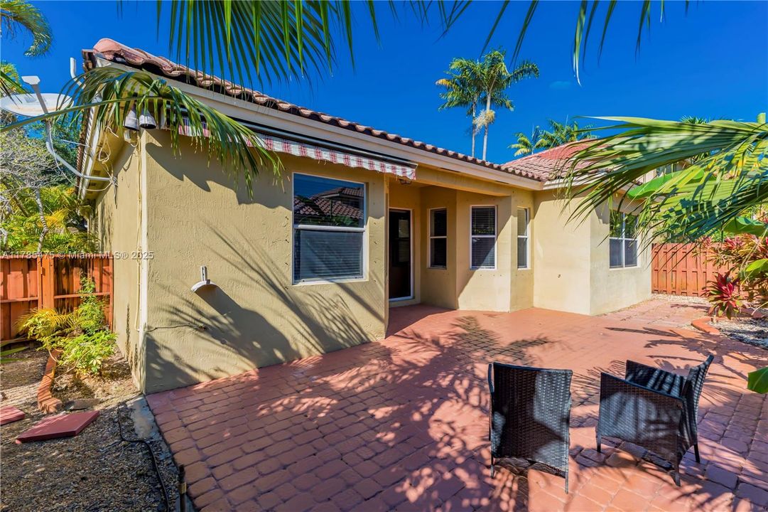 Recently Sold: $615,000 (4 beds, 3 baths, 1960 Square Feet)