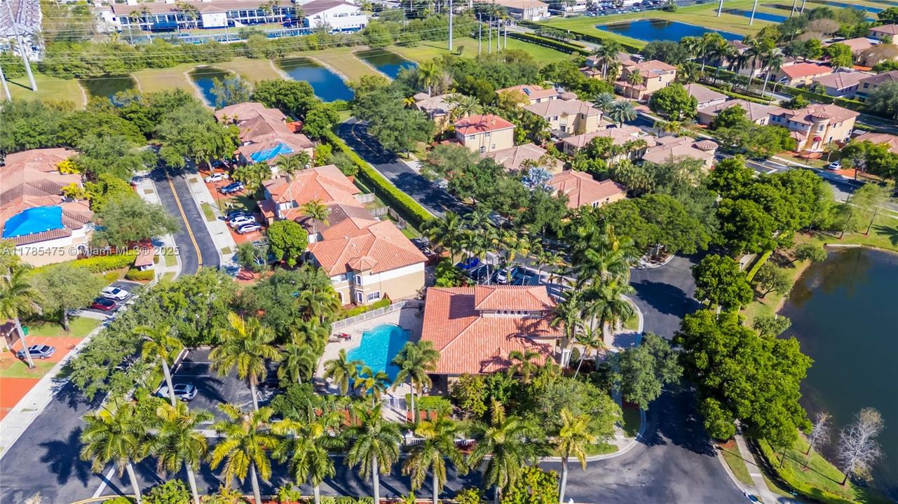 Recently Sold: $615,000 (4 beds, 3 baths, 1960 Square Feet)