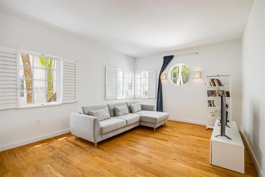 Vendido Recientemente: $370,000 (1 camas, 1 baños, 729 Pies cuadrados)