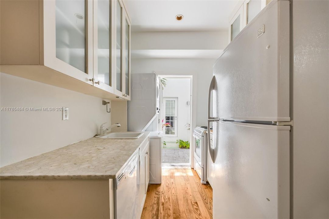 Vendido Recientemente: $370,000 (1 camas, 1 baños, 729 Pies cuadrados)