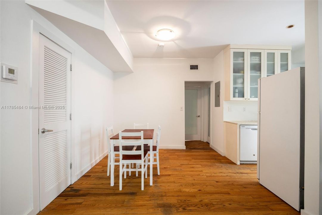 Vendido Recientemente: $370,000 (1 camas, 1 baños, 729 Pies cuadrados)