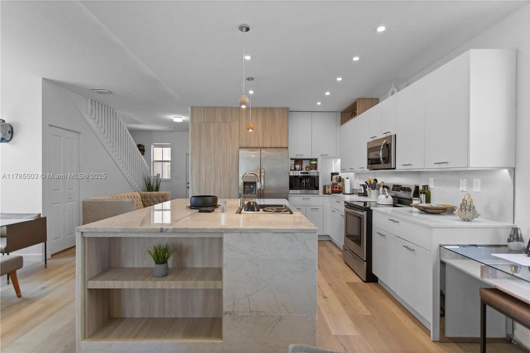 Oversized customized counter