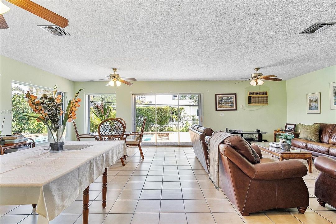 Recently Sold: $1,600,000 (3 beds, 3 baths, 2492 Square Feet)