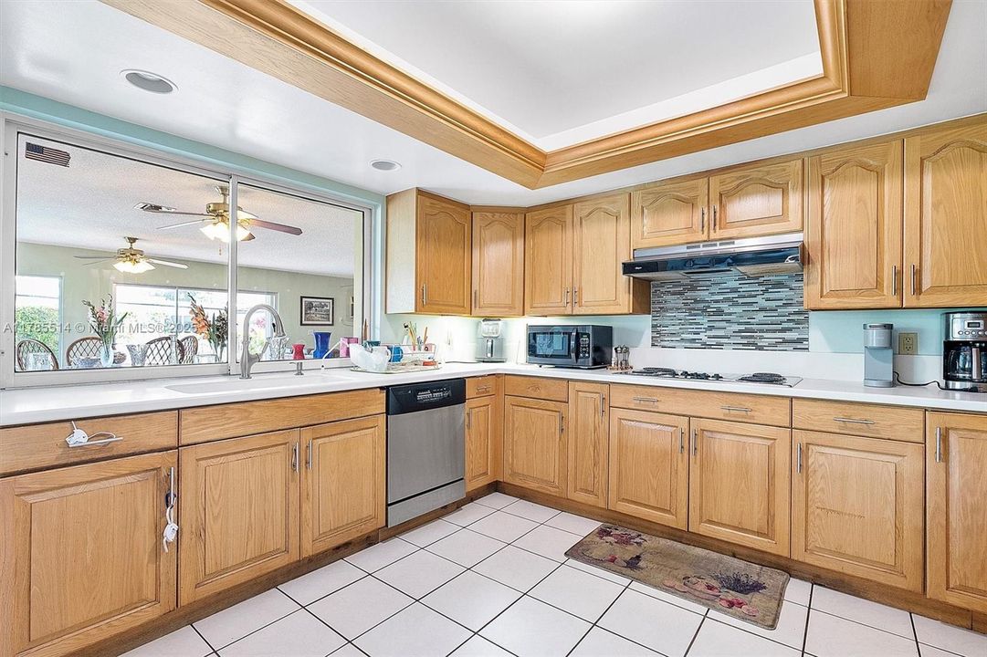 Recently Sold: $1,600,000 (3 beds, 3 baths, 2492 Square Feet)