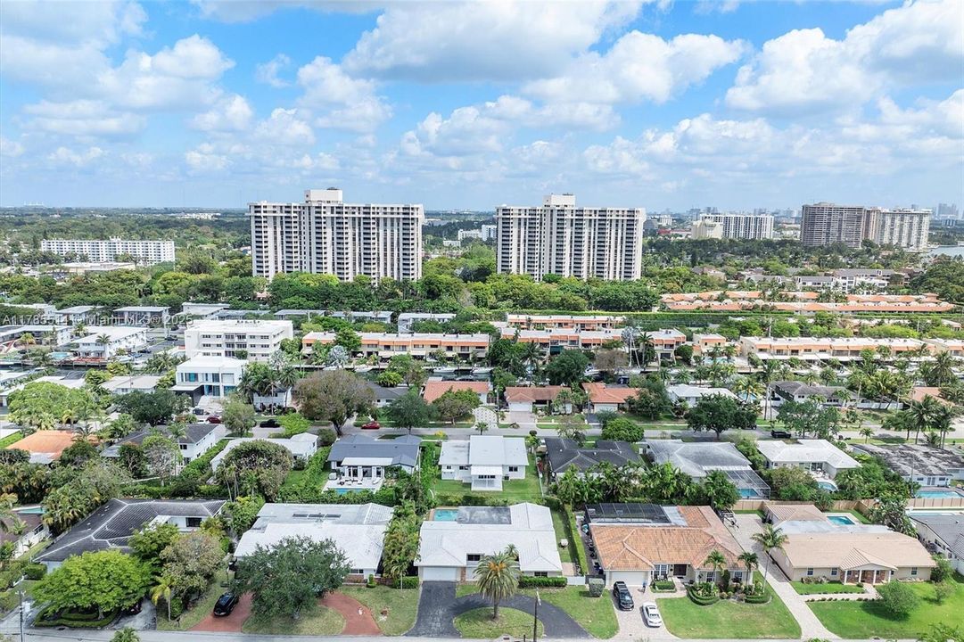 Recently Sold: $1,600,000 (3 beds, 3 baths, 2492 Square Feet)