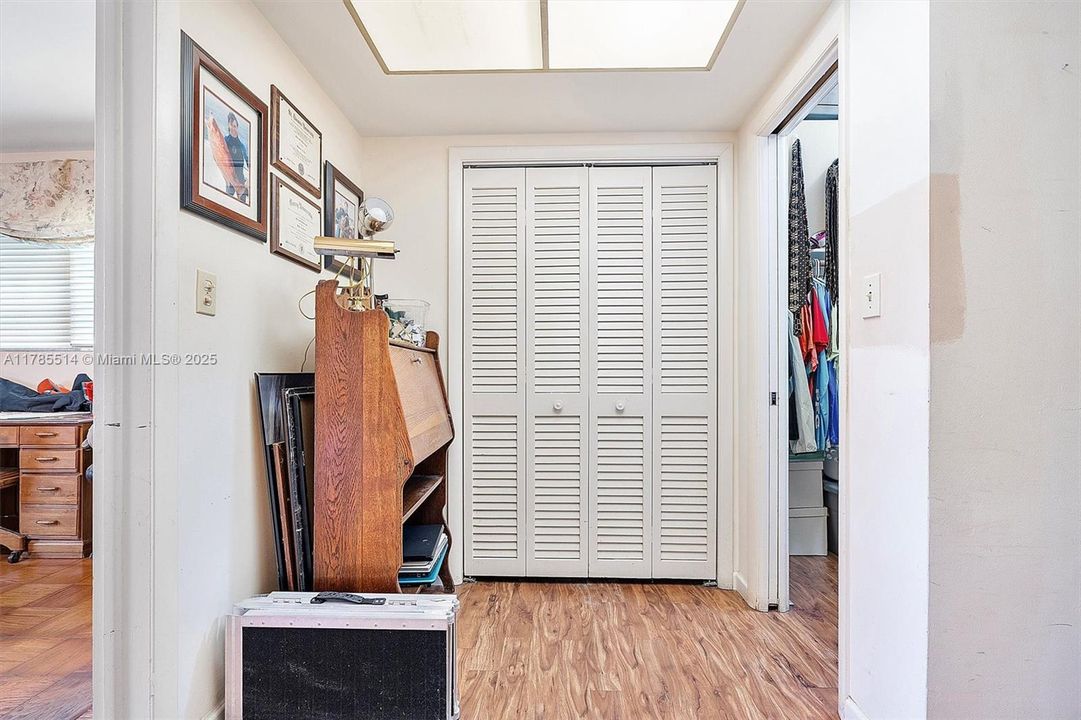 Recently Sold: $1,600,000 (3 beds, 3 baths, 2492 Square Feet)