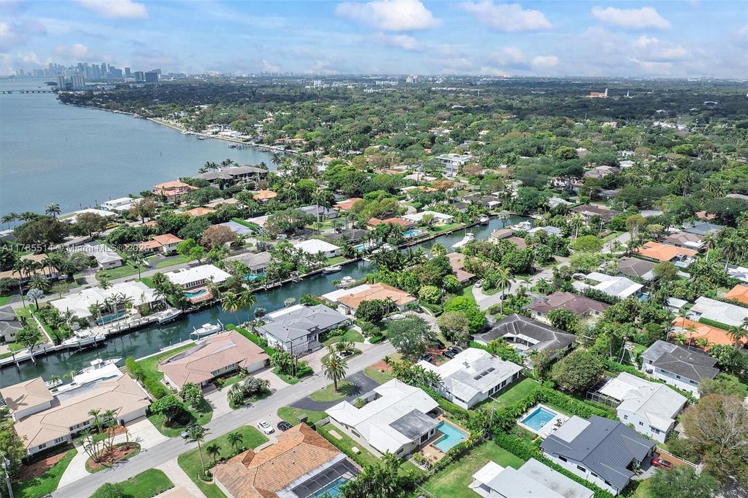 Recently Sold: $1,600,000 (3 beds, 3 baths, 2492 Square Feet)
