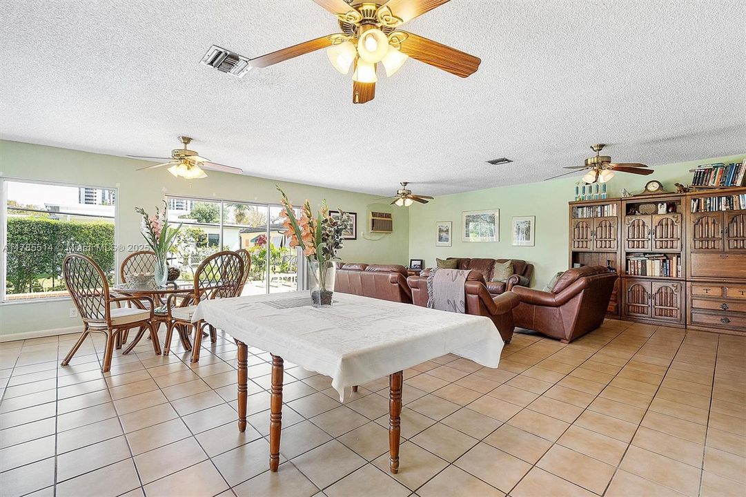 Recently Sold: $1,600,000 (3 beds, 3 baths, 2492 Square Feet)