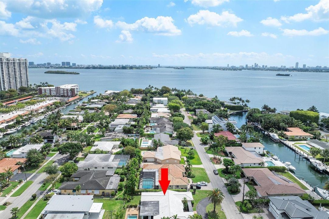 Recently Sold: $1,600,000 (3 beds, 3 baths, 2492 Square Feet)