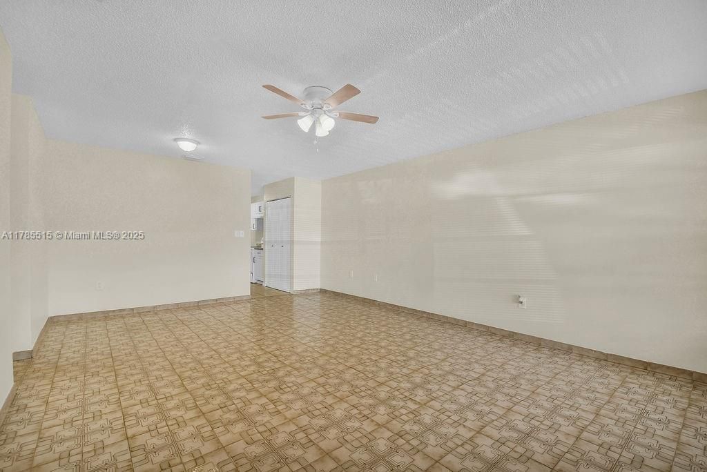 Recientemente alquilado: $2,800 (3 camas, 2 baños, 1120 Pies cuadrados)