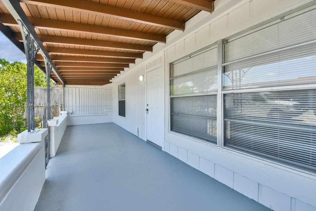 Recientemente alquilado: $2,800 (3 camas, 2 baños, 1120 Pies cuadrados)