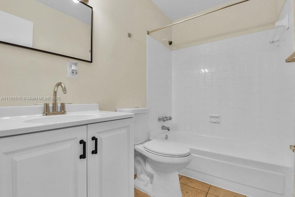 Recientemente alquilado: $2,800 (3 camas, 2 baños, 1120 Pies cuadrados)