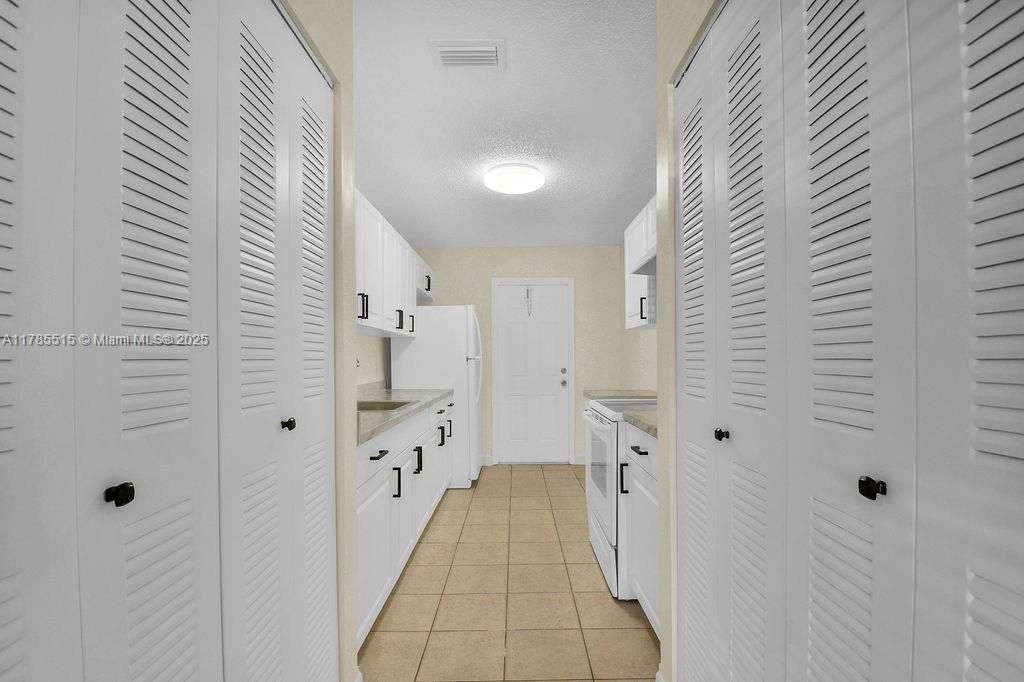 Recientemente alquilado: $2,800 (3 camas, 2 baños, 1120 Pies cuadrados)