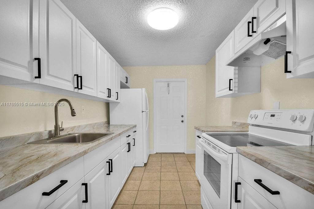 Recientemente alquilado: $2,800 (3 camas, 2 baños, 1120 Pies cuadrados)