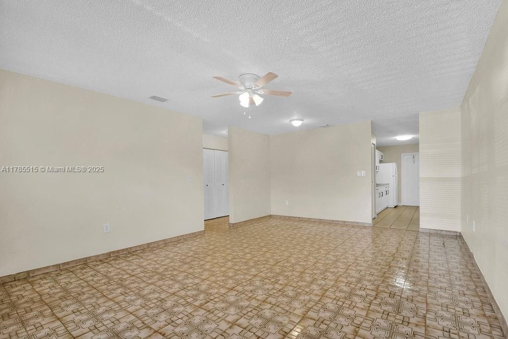 Recientemente alquilado: $2,800 (3 camas, 2 baños, 1120 Pies cuadrados)