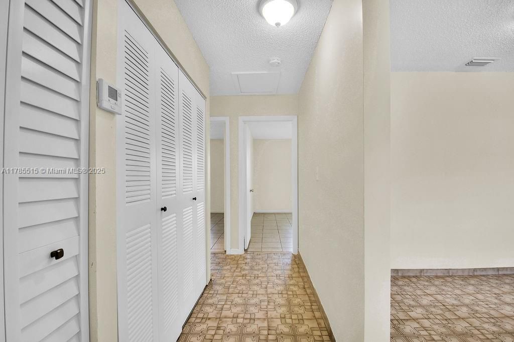 Recientemente alquilado: $2,800 (3 camas, 2 baños, 1120 Pies cuadrados)