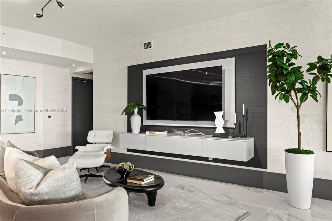 Recently Sold: $4,479,000 (4 beds, 5 baths, 4119 Square Feet)