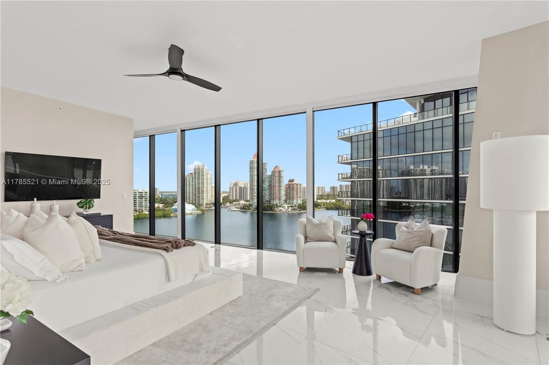 Recently Sold: $4,479,000 (4 beds, 5 baths, 4119 Square Feet)