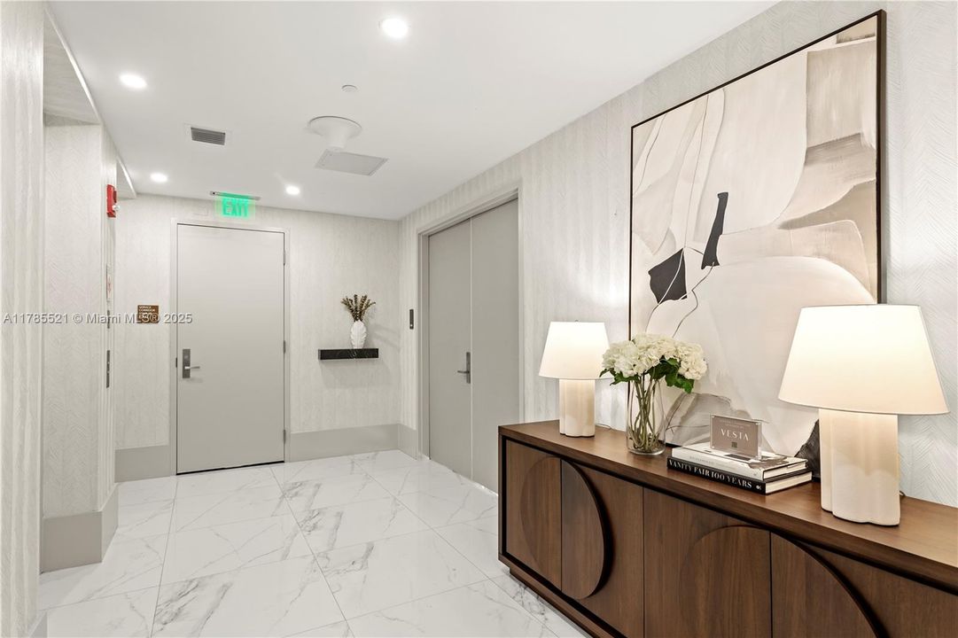 Recently Sold: $4,479,000 (4 beds, 5 baths, 4119 Square Feet)