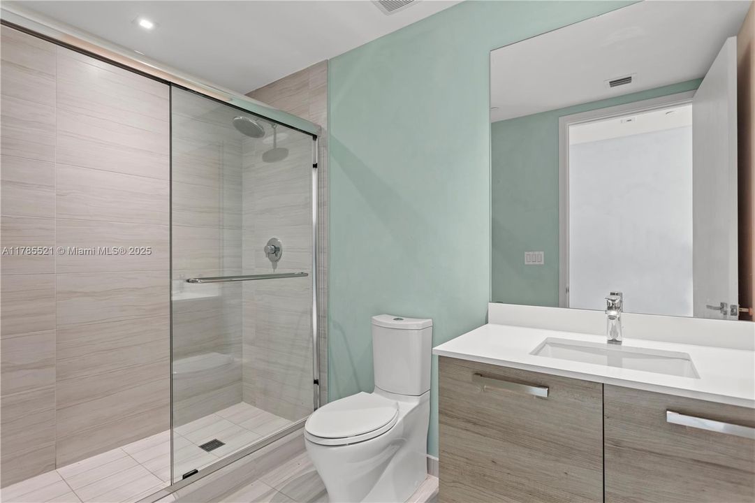 Recently Sold: $4,479,000 (4 beds, 5 baths, 4119 Square Feet)