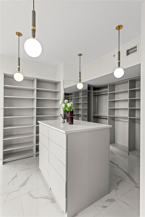 Recently Sold: $4,479,000 (4 beds, 5 baths, 4119 Square Feet)