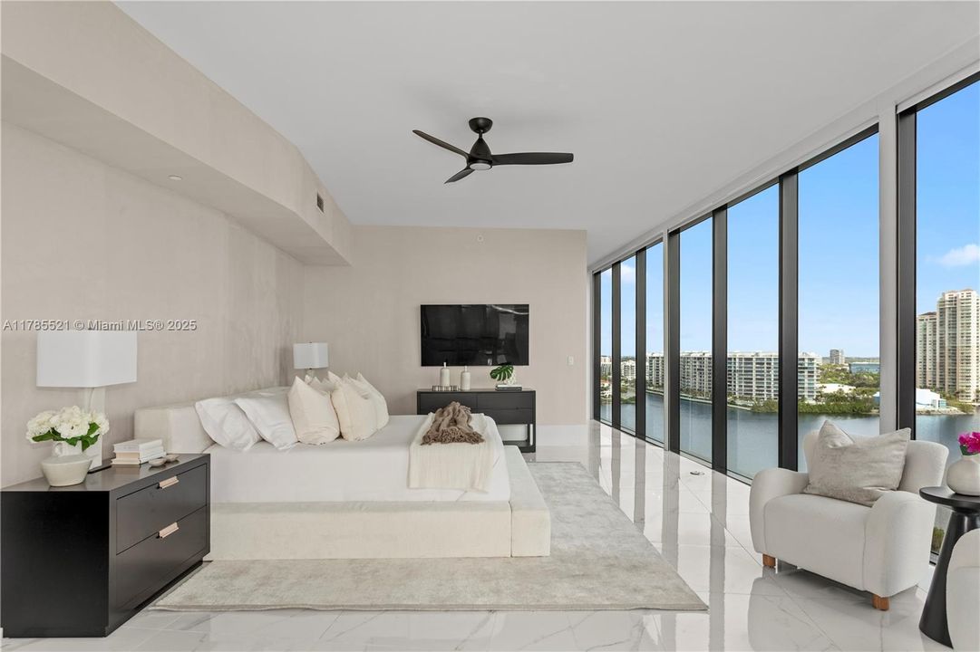 Recently Sold: $4,479,000 (4 beds, 5 baths, 4119 Square Feet)