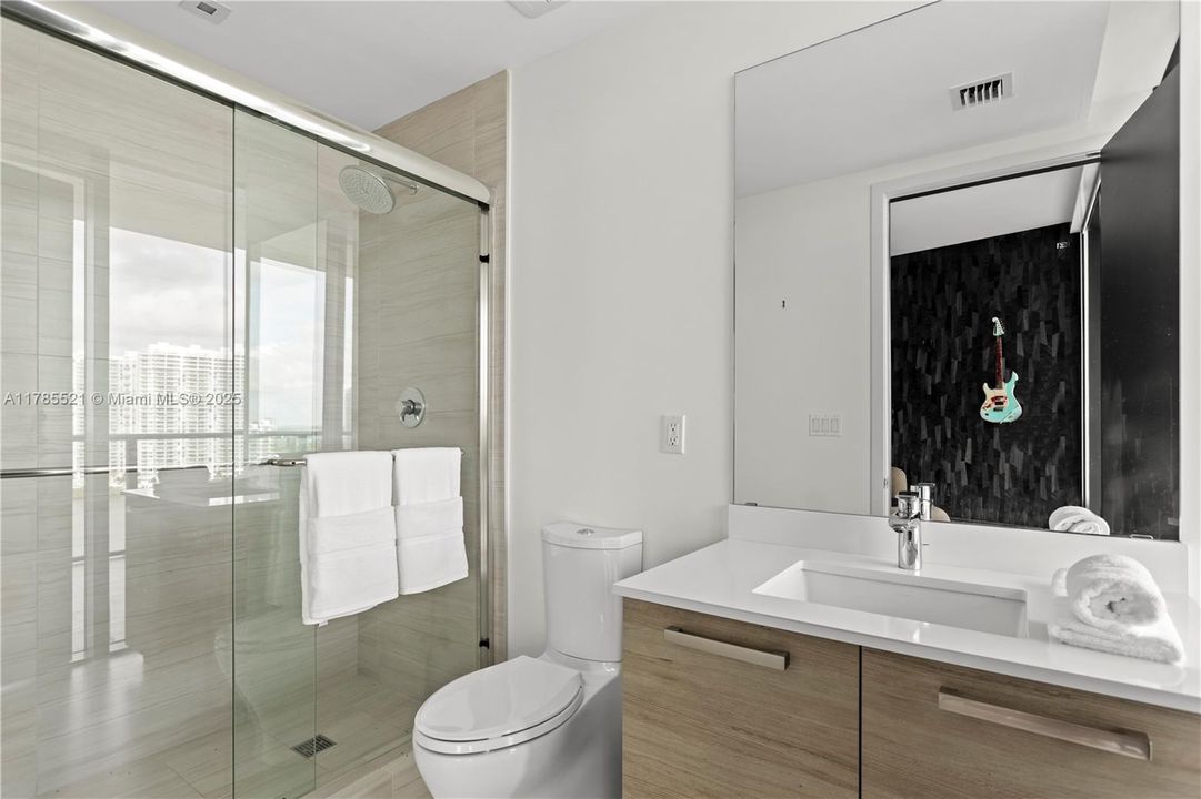 Recently Sold: $4,479,000 (4 beds, 5 baths, 4119 Square Feet)