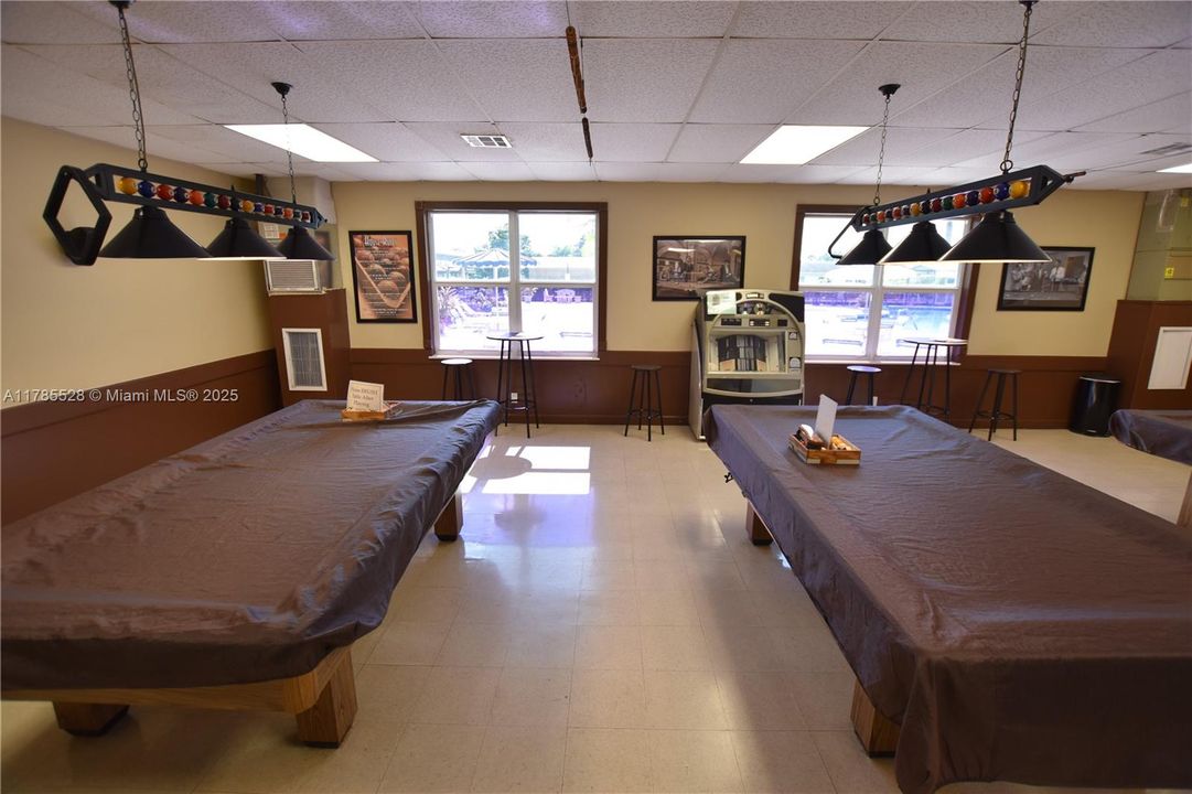 На продажу: $168,000 (2 спален, 2 ванн, 910 Квадратных фут)