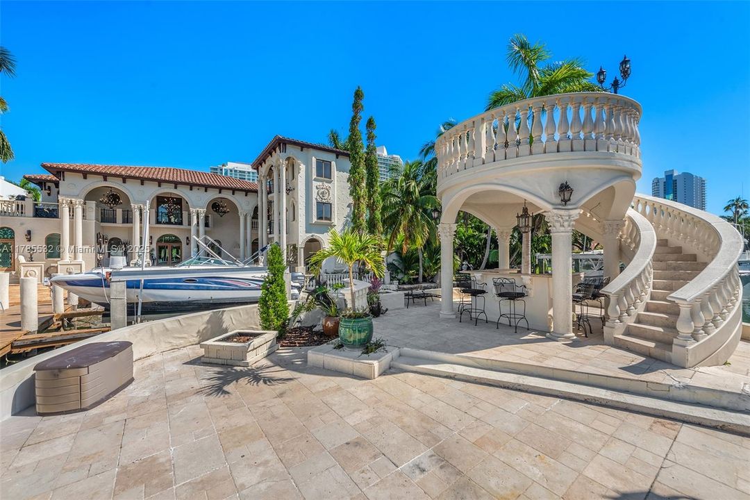 For Sale: $11,495,000 (9 beds, 8 baths, 0 Square Feet)