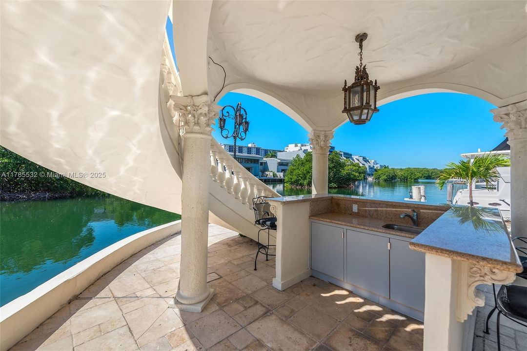 For Sale: $11,495,000 (9 beds, 8 baths, 0 Square Feet)