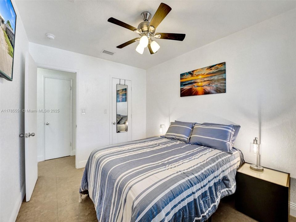 Recently Rented: $2,350 (2 beds, 1 baths, 880 Square Feet)