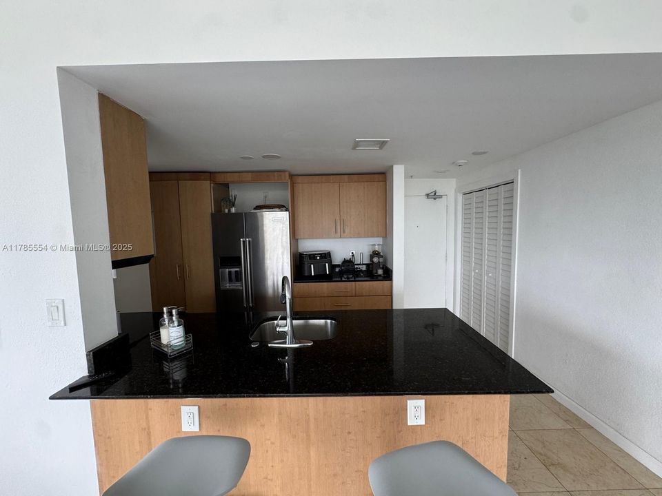 En Venta: $1,280,000 (2 camas, 2 baños, 1300 Pies cuadrados)