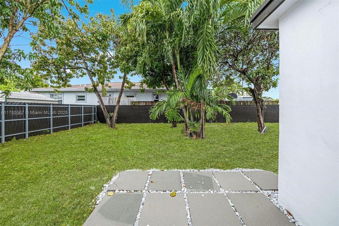 Vendido Recientemente: $499,000 (2 camas, 2 baños, 1166 Pies cuadrados)