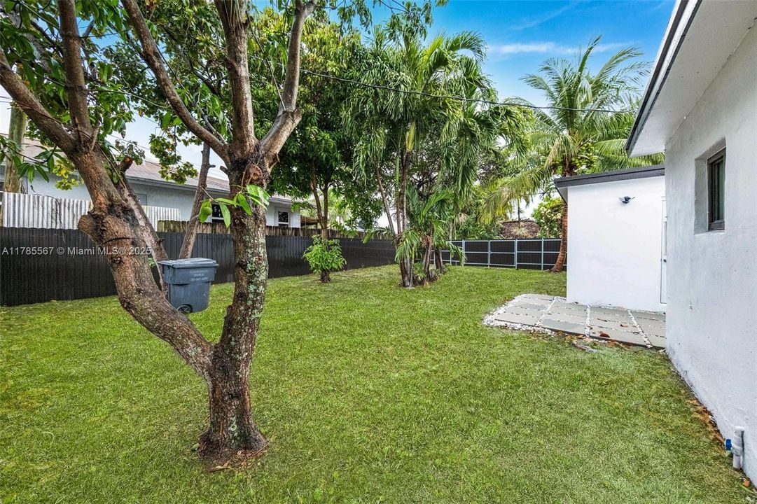 Vendido Recientemente: $499,000 (2 camas, 2 baños, 1166 Pies cuadrados)