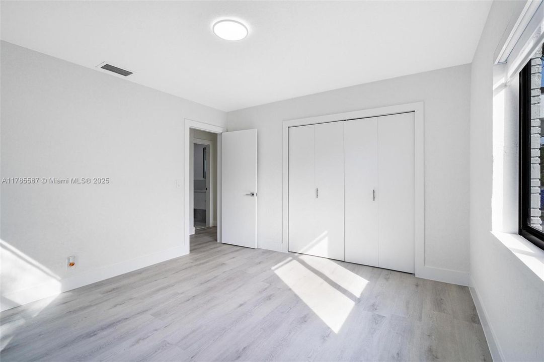 Vendido Recientemente: $499,000 (2 camas, 2 baños, 1166 Pies cuadrados)