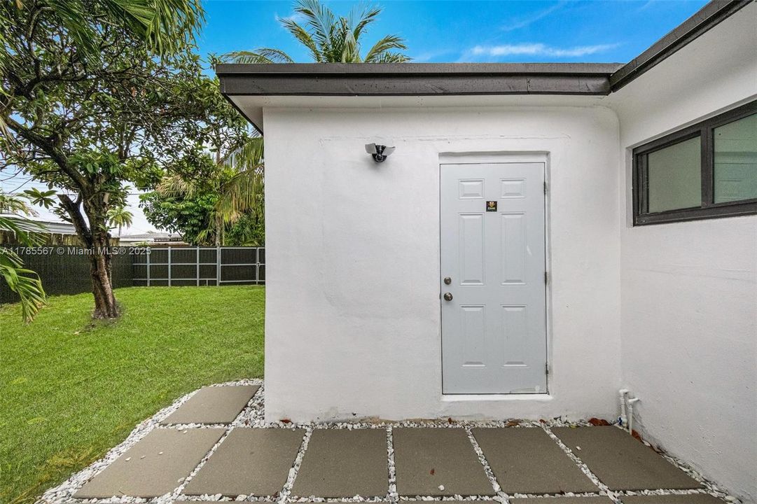 Vendido Recientemente: $499,000 (2 camas, 2 baños, 1166 Pies cuadrados)