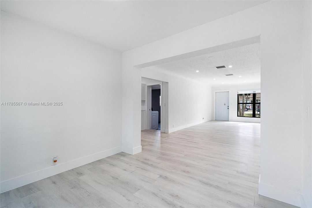 Vendido Recientemente: $499,000 (2 camas, 2 baños, 1166 Pies cuadrados)