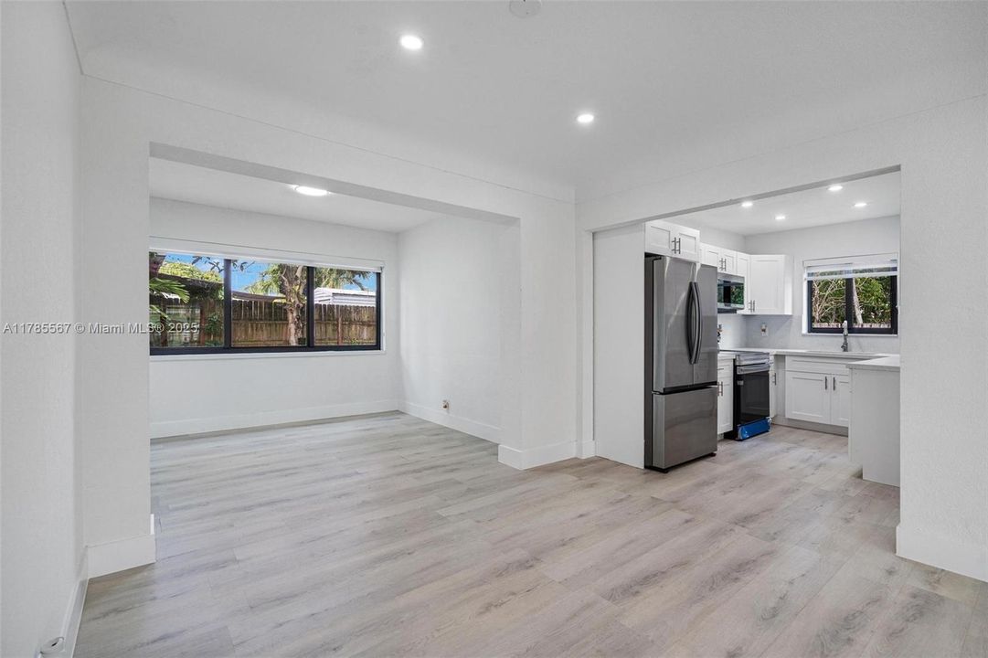 Vendido Recientemente: $499,000 (2 camas, 2 baños, 1166 Pies cuadrados)